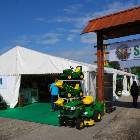 Izposoja šotorov in paviljonov